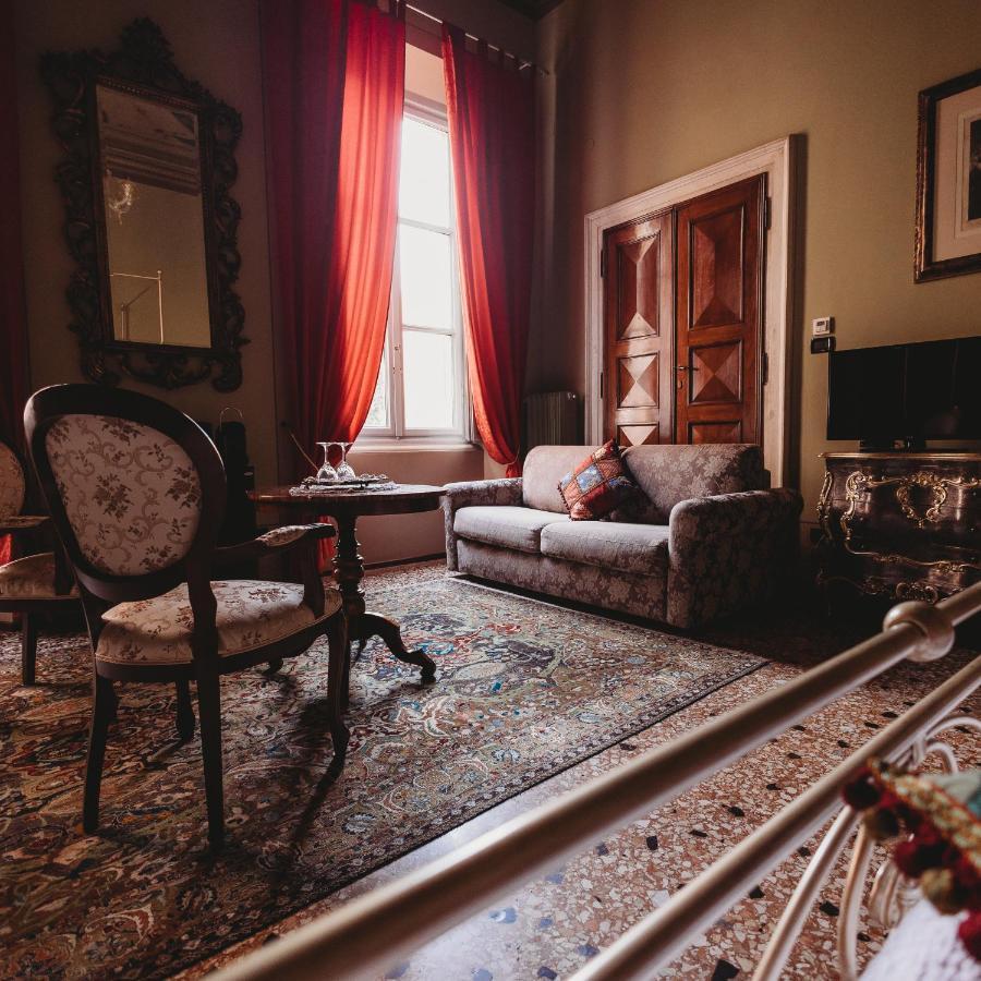 ホテル Salotto Delle Arti モデナ エクステリア 写真