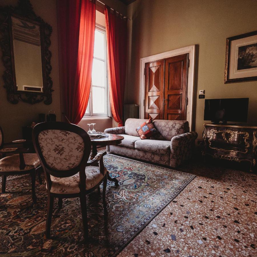 ホテル Salotto Delle Arti モデナ エクステリア 写真