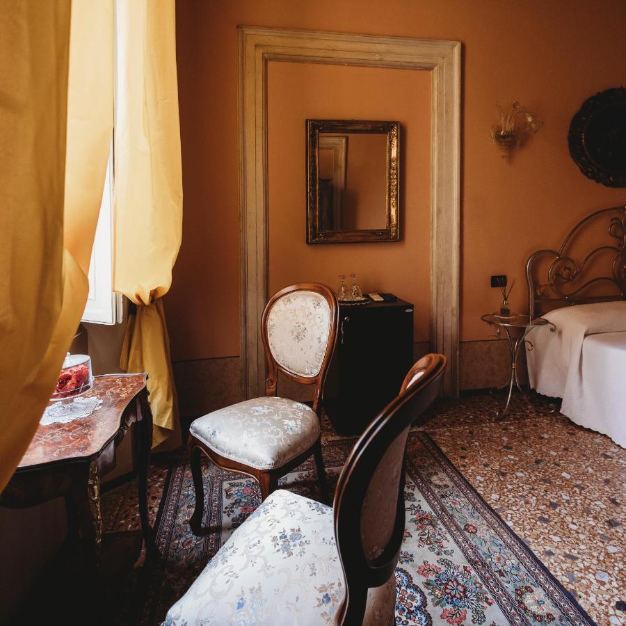 ホテル Salotto Delle Arti モデナ エクステリア 写真